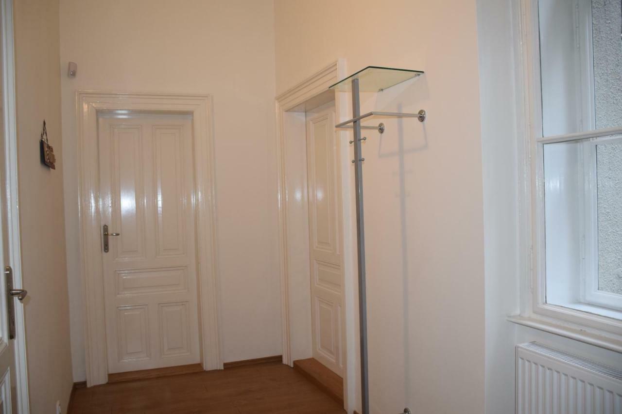 Tiva Downtown Apartments Prague Luaran gambar