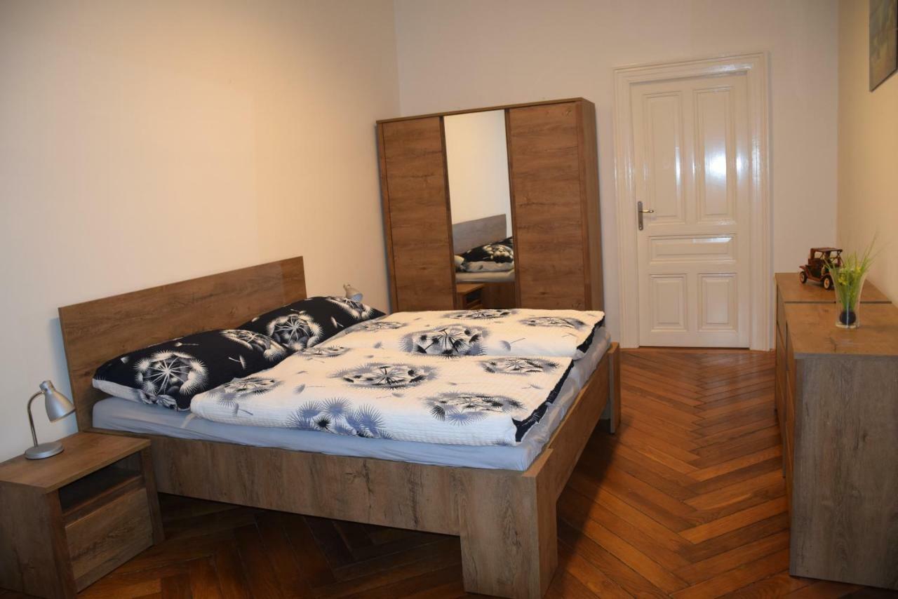 Tiva Downtown Apartments Prague Luaran gambar