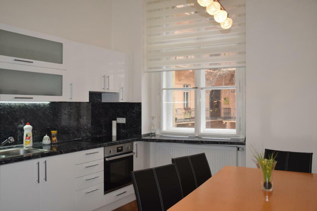 Tiva Downtown Apartments Prague Luaran gambar