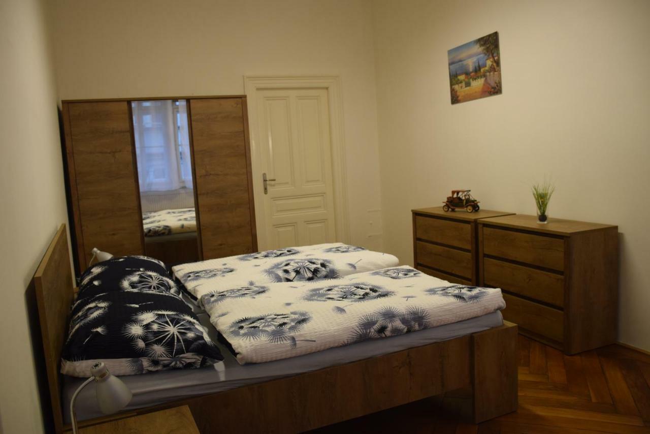 Tiva Downtown Apartments Prague Luaran gambar